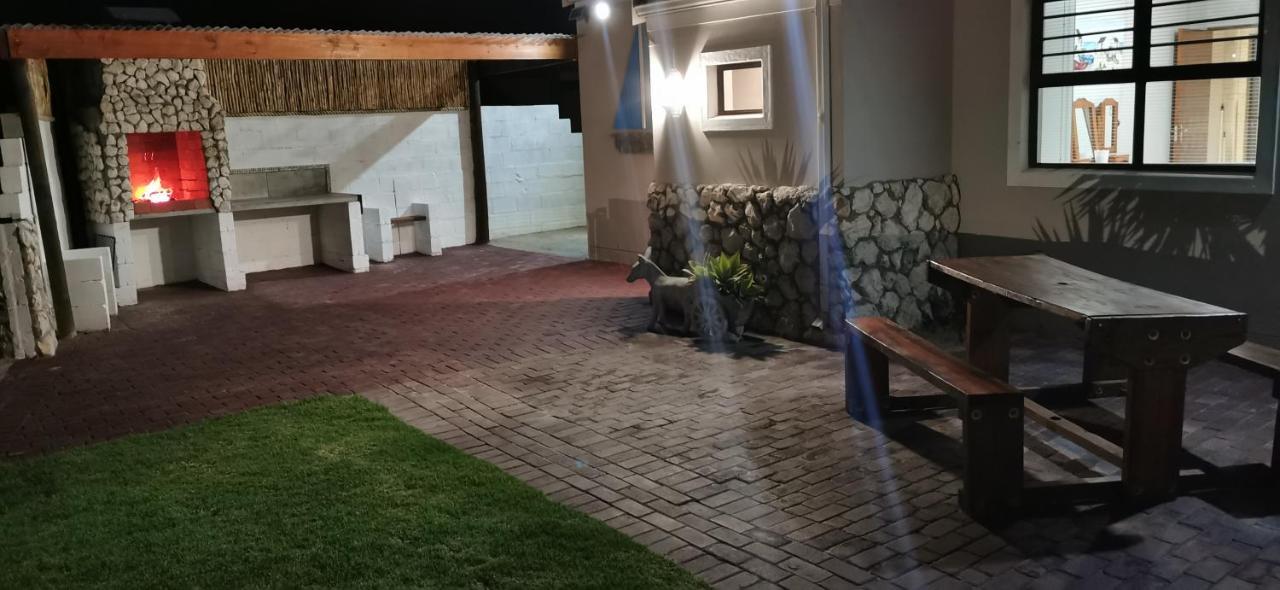 Langebaan Escape Self Catering Accommodation Ngoại thất bức ảnh